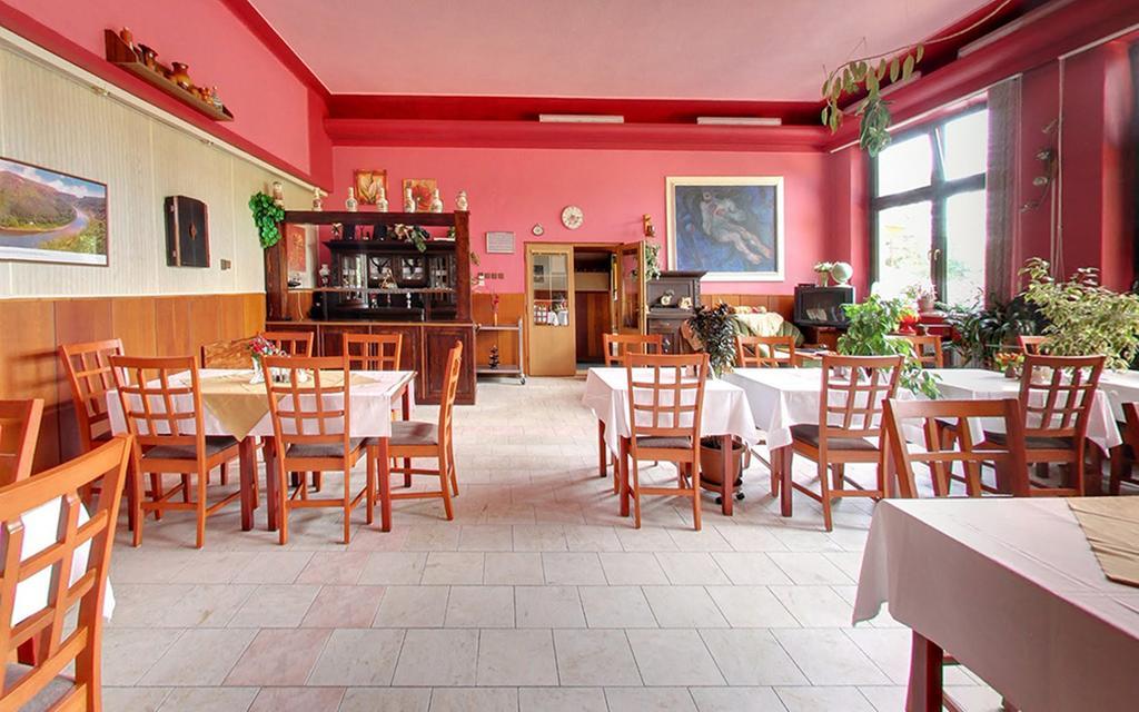 Hotel Garni Belveder Hrensko Bagian luar foto